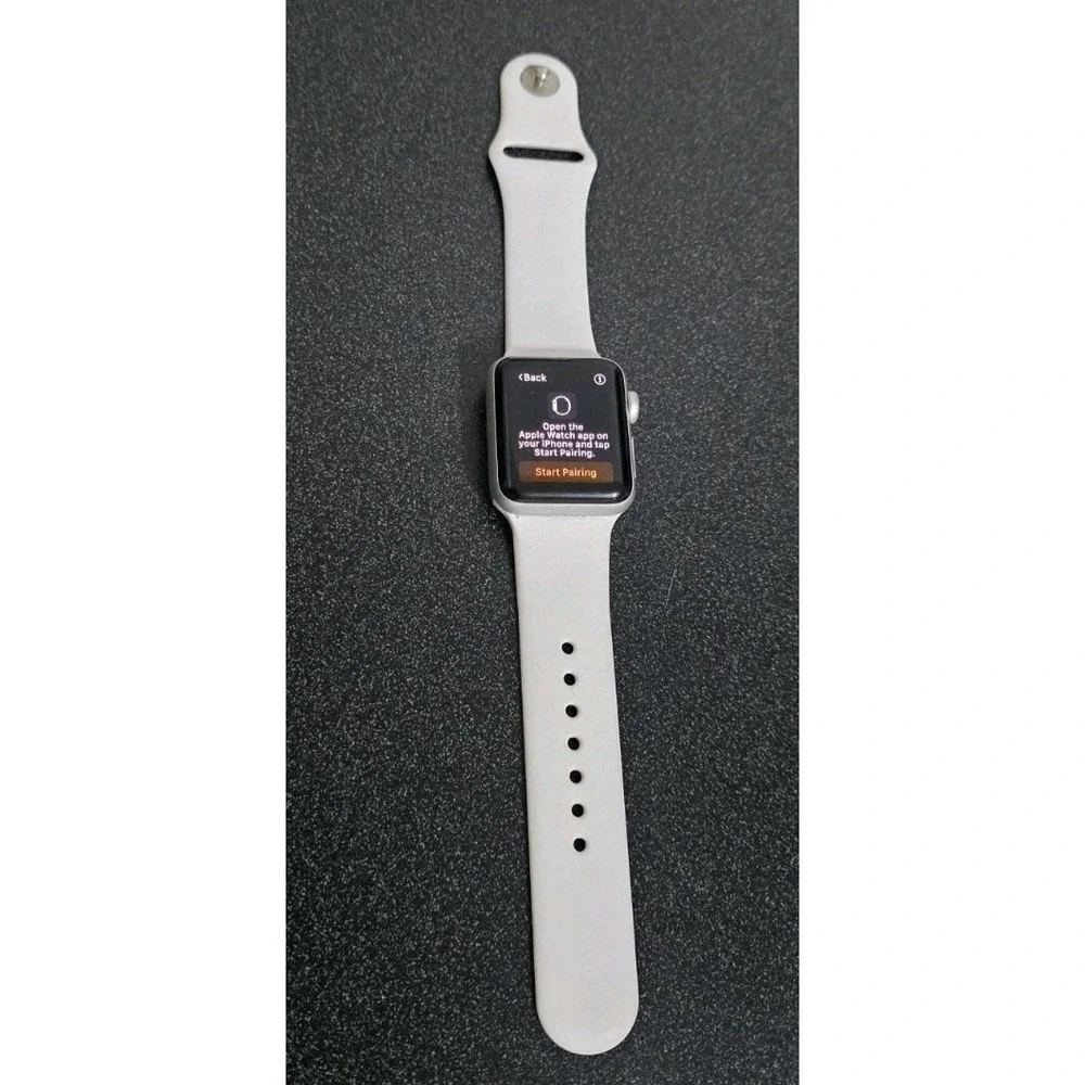 Apple Watch Series 3 38mm White Band Silver